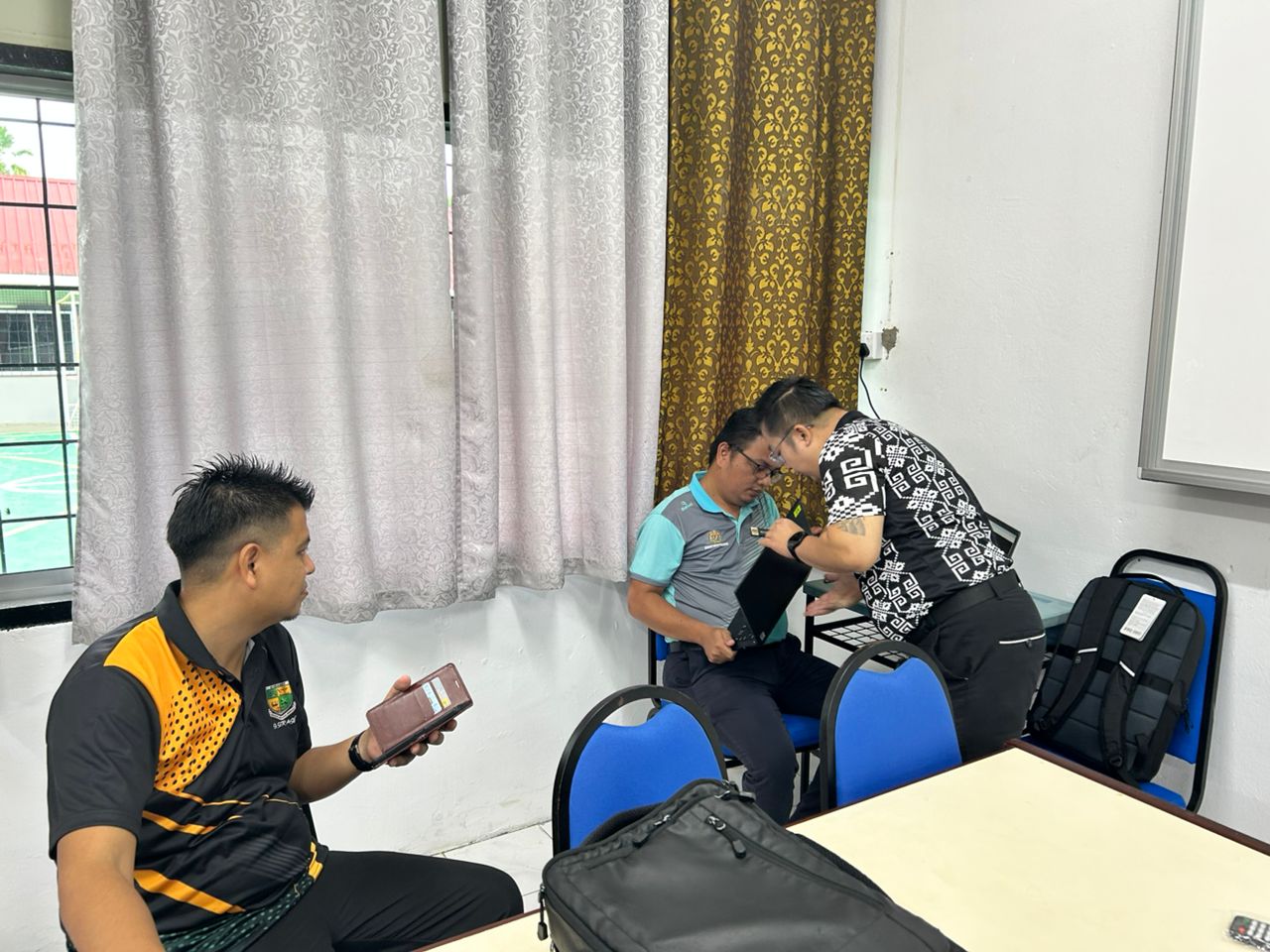 Gambar Laporan